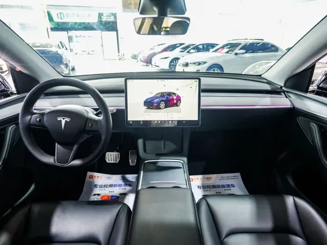Tesla Model Y — Фото автомобиля 4
