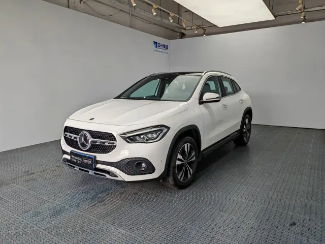 Фотография автомобиля — Mercedes-Benz GLA-Class
