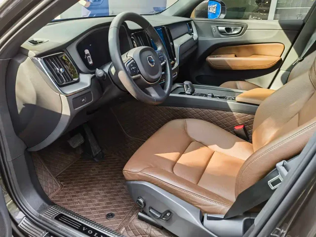 Volvo XC60 — Фото автомобиля 8