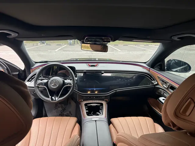 Mercedes-Benz E-Class — Фото автомобиля 8
