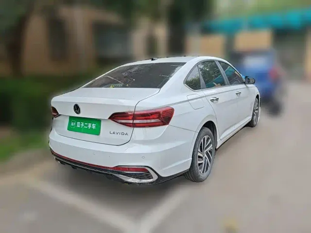 Volkswagen Lavida — Фото автомобиля 4