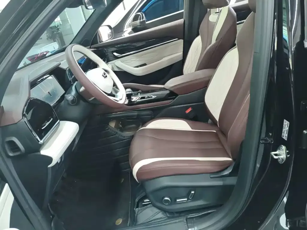 Geely Xingyue L 2024 Model 2.0TD High-Power Automatic 2WD Cloudrise Edition — Фото автомобиля 9