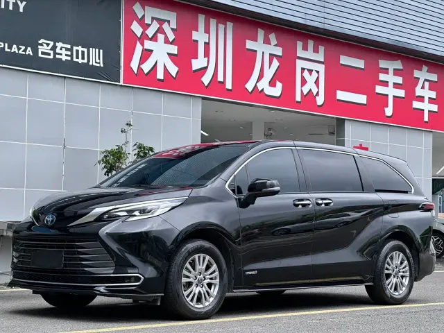 Фотография автомобиля — Toyota Sienna