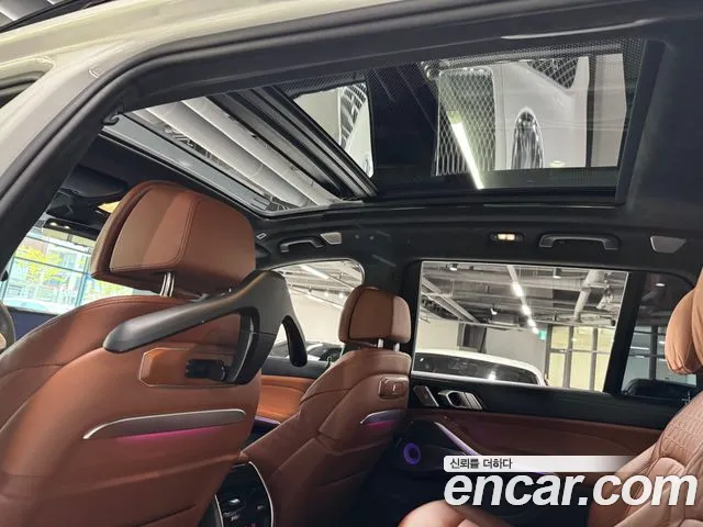 BMW X7 M60i xDrive M Sport 6 мест — Фото автомобиля 13