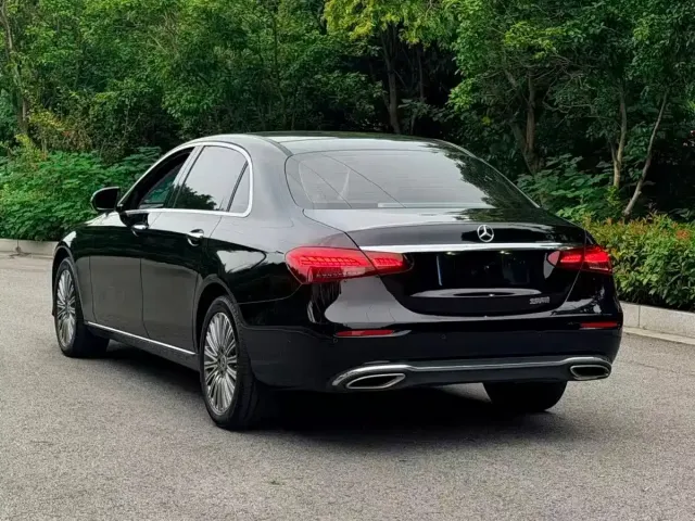 Mercedes-Benz E-Class — Фото автомобиля 7
