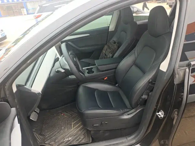 Tesla Model Y — Фото автомобиля 14