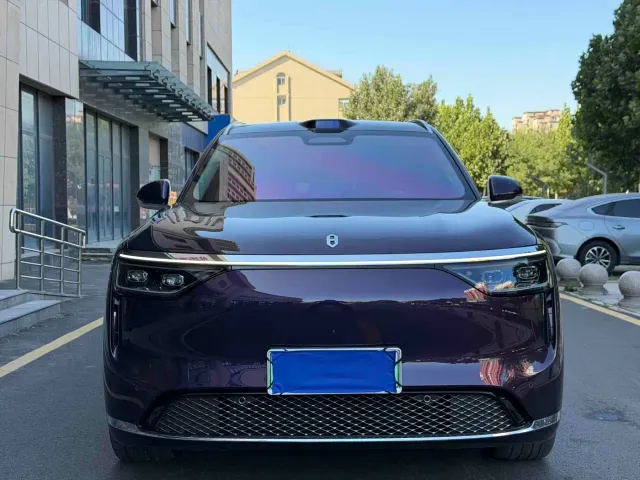 Aito M8 — Фото автомобиля 2