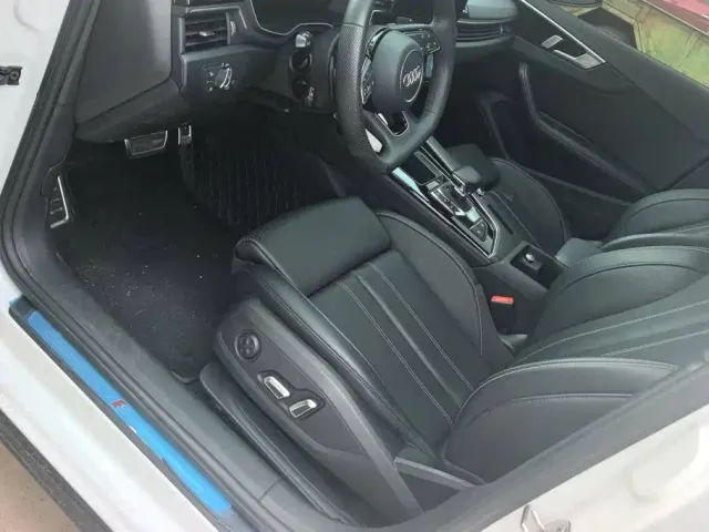 Audi A4L — Фото автомобиля 9