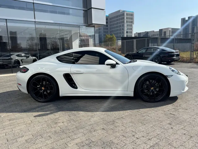 Porsche 718 — Фото автомобиля 4