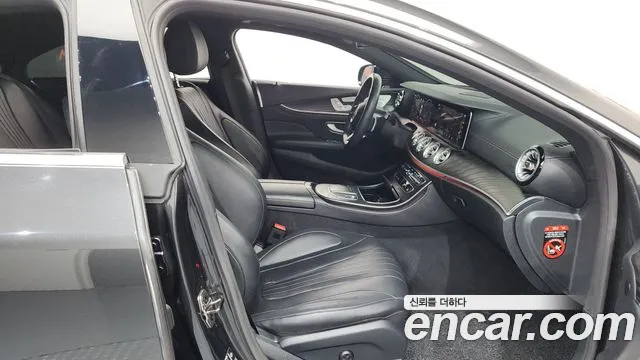 Mercedes-Benz CLS-Class — Фото автомобиля 10