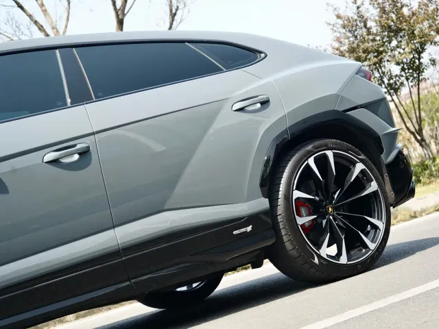 Lamborghini Urus — Фото автомобиля 7