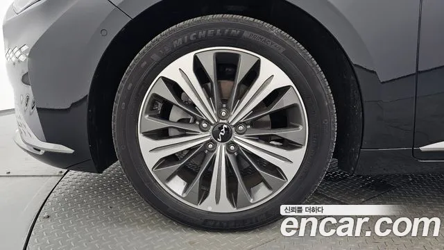 Kia K8 Signature — Фото автомобиля 5