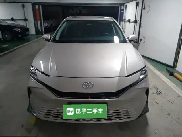 Toyota Camry — Фото автомобиля 2