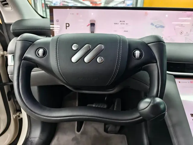 IM Motors LS6 — Фото автомобиля 12