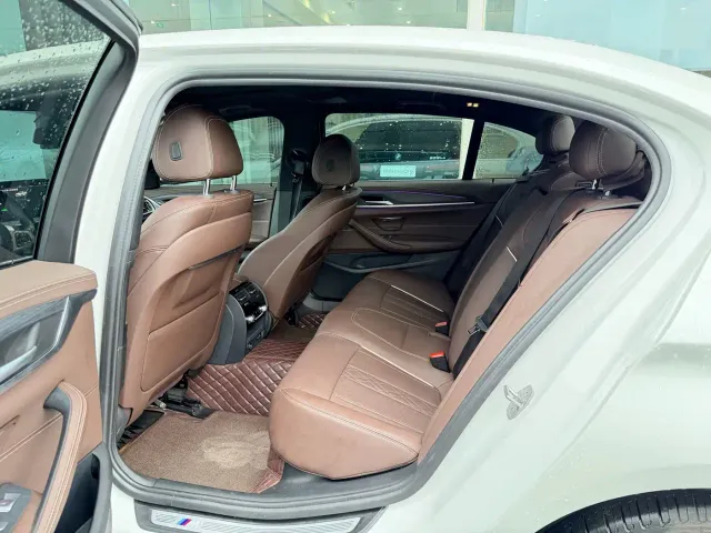 BMW BMW 5 Series 2022 530Li Leading M Sport Package — Фото автомобиля 7