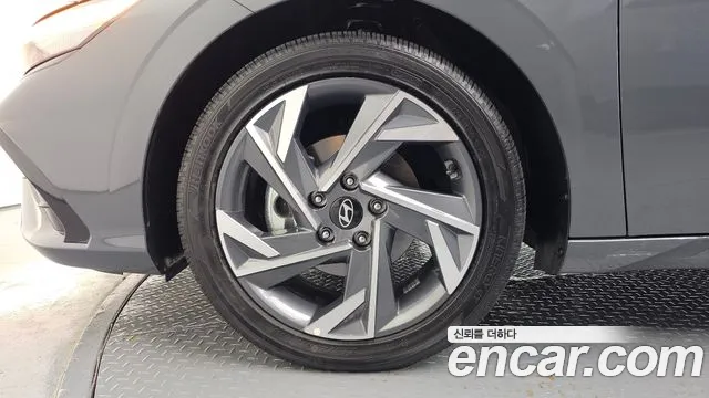 Hyundai Avante CN7 — Фото автомобиля 5