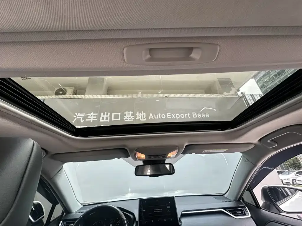 Toyota Wildlander 2022 2.0L CVT FWD Premium Edition — Фото автомобиля 13