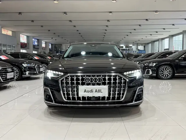 Audi A8 — Фото автомобиля 2