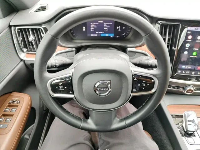 Volvo V60 — Фото автомобиля 14