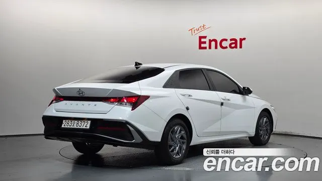 Hyundai Avante CN7 — Фото автомобиля 2