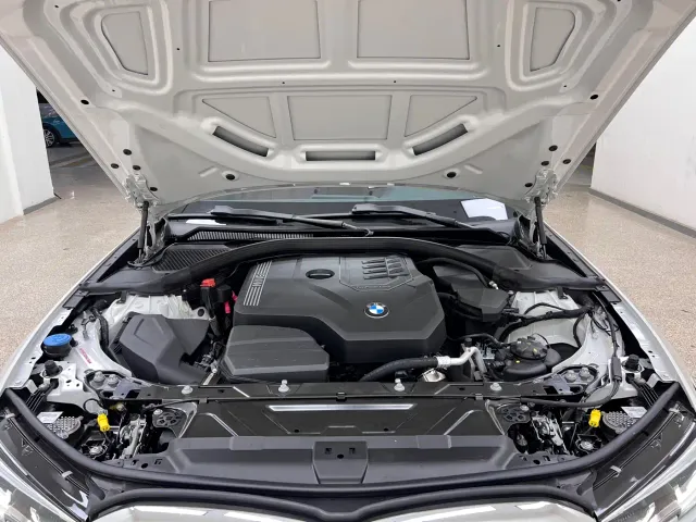 BMW 3 Series — Фото автомобиля 13