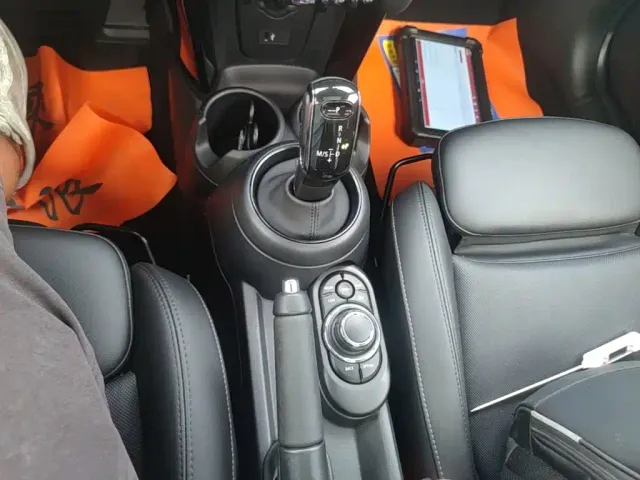 MINI Hatch — Фото автомобиля 13