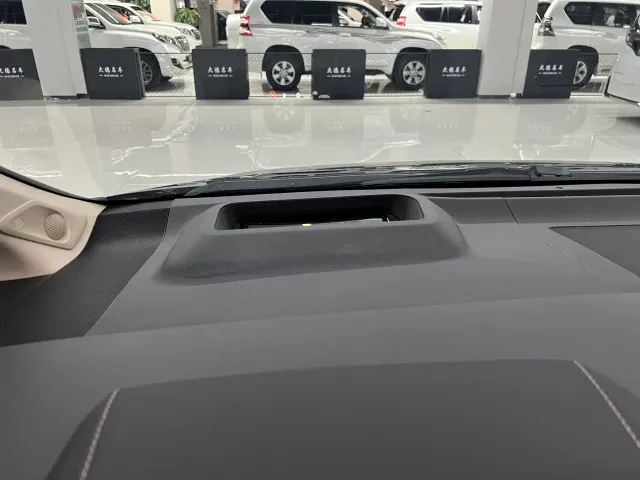 Toyota Alphard — Фото автомобиля 25