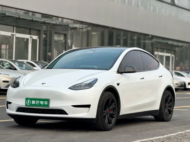 Фотография автомобиля — Tesla Model Y