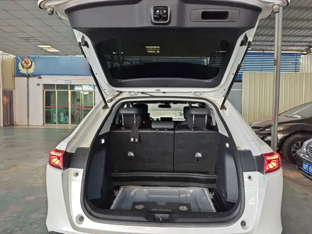 Honda e:NS1 — Фото автомобиля 18