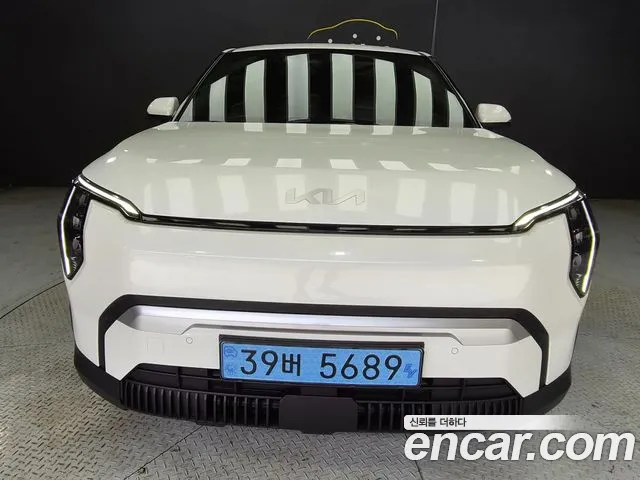 Kia EV3 Long Range 2WD — Фото автомобиля 8