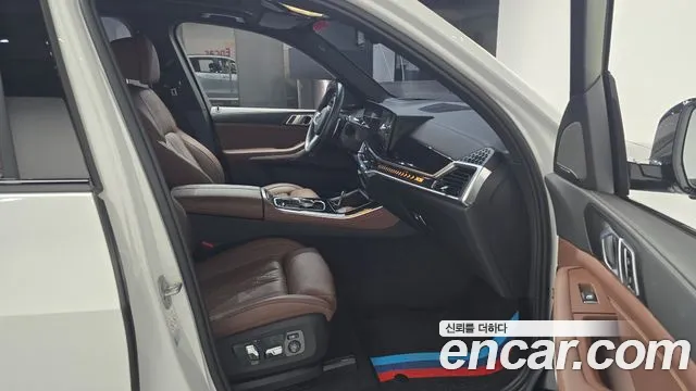 BMW X5 xDrive 40i M Sport — Фото автомобиля 25