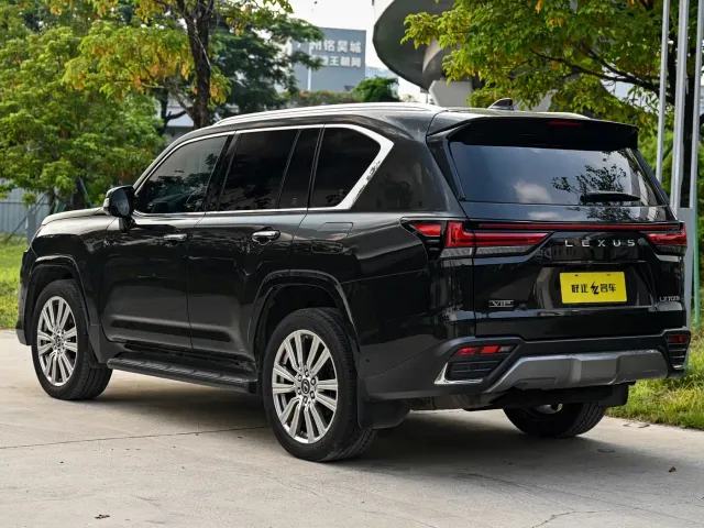 Lexus LX — Фото автомобиля 3