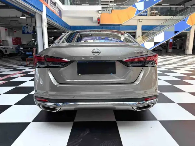 Nissan Teana — Фото автомобиля 14