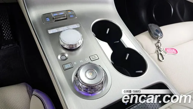 Genesis GV70 2.5T Бензин 2WD — Фото автомобиля 9