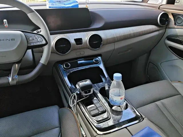 Forthing Yacht — Фото автомобиля 16