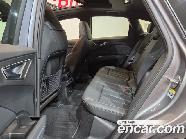 Audi Q4 e-tron F4 — Фото автомобиля 16