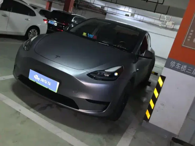 Фотография автомобиля — Tesla Model Y