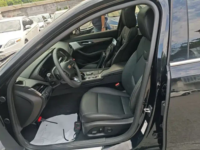 Cadillac CT5 — Фото автомобиля 14