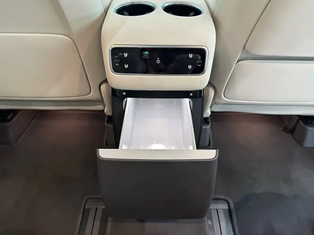 Li Auto MEGA — Фото автомобиля 23