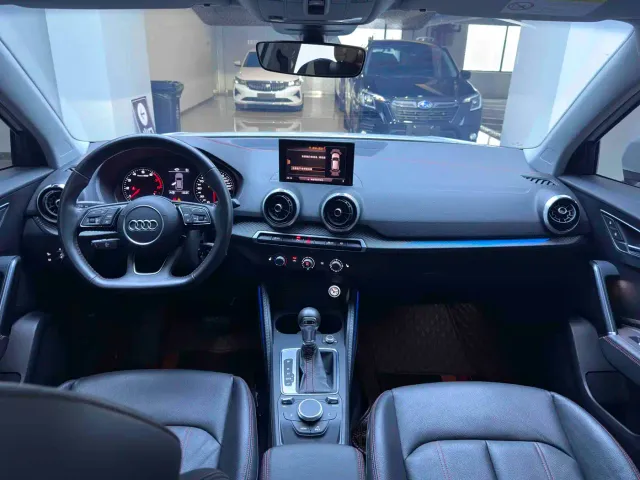 Audi Q2L — Фото автомобиля 16