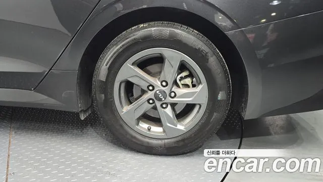 Kia K5 Новый K5 3 поколение 2.0 LPi(Для проката) — Фото автомобиля 21