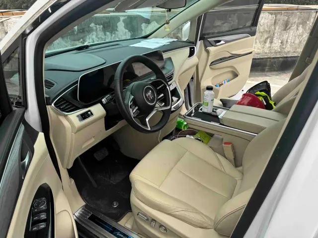 Buick Buick GL8 New Energy 2025 Landprestige First Edition 7-Seater — Фото автомобиля 19