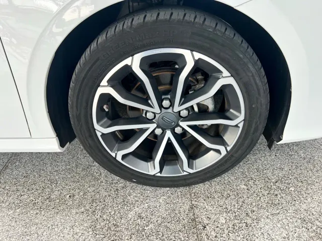 Geely Binrui — Фото автомобиля 4