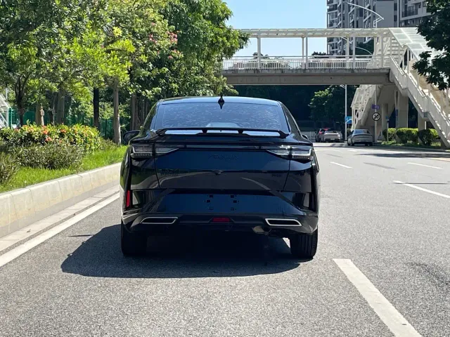 Dongfeng Yixuan — Фото автомобиля 19