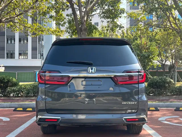Honda Odyssey — Фото автомобиля 8
