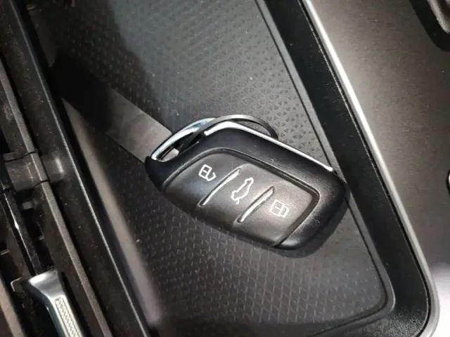Roewe RX5 — Фото автомобиля 8