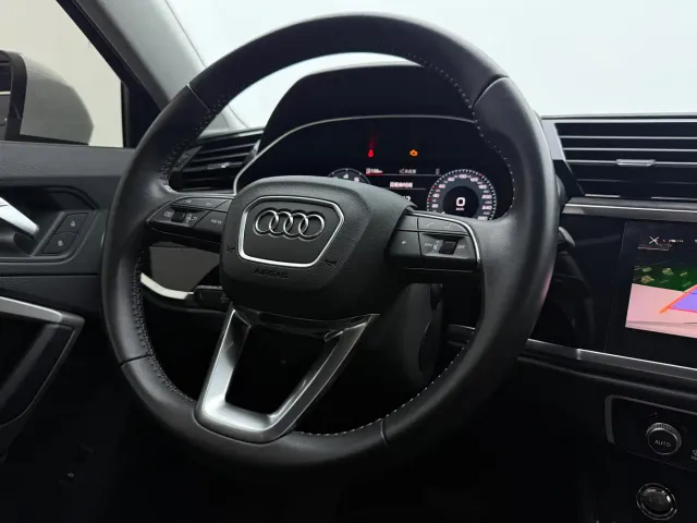 Audi Q3 — Фото автомобиля 11