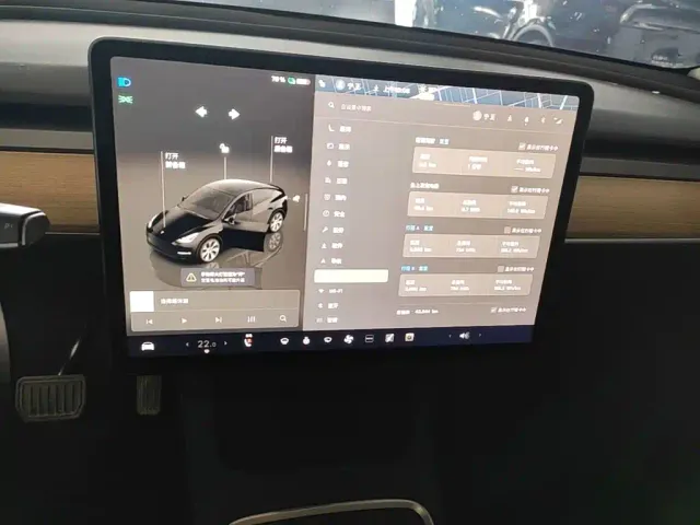 Tesla Model Y — Фото автомобиля 12
