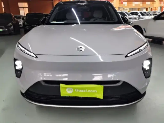 Nio ES8 — Фото автомобиля 2