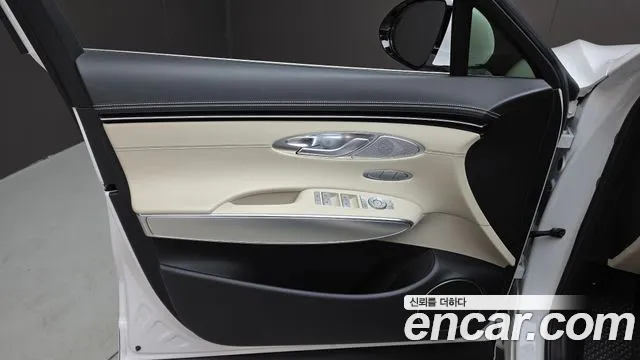 Genesis GV70 — Фото автомобиля 13